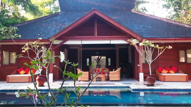 Villa Located Within A Short From Selong Belanak Lombok Beach