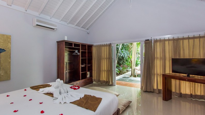 Freehold Luxury Villa 6 Bedrooms In The Heart of Petitenget, Seminyak