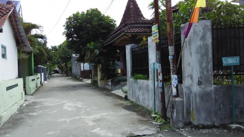 RUMAH KOST + INDUK DI JL. GARUDA, BANGUNTAPAN, BANTUL.