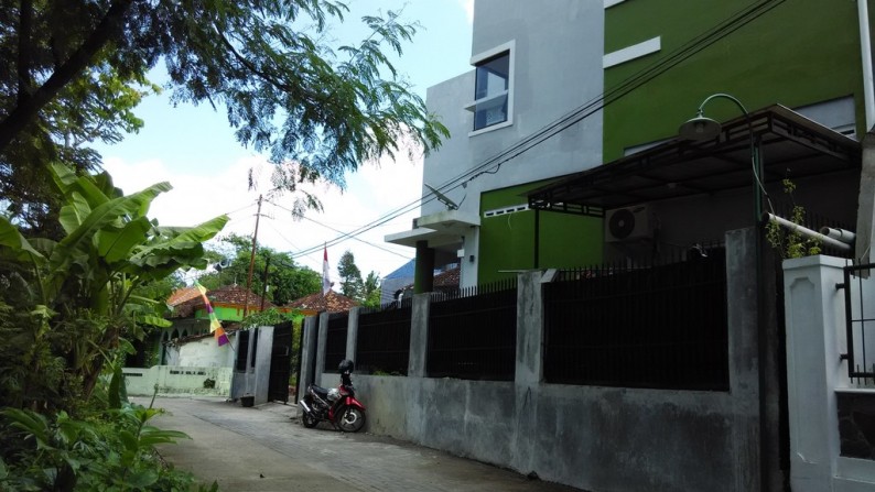 RUMAH KOST + INDUK DI JL. GARUDA, BANGUNTAPAN, BANTUL.