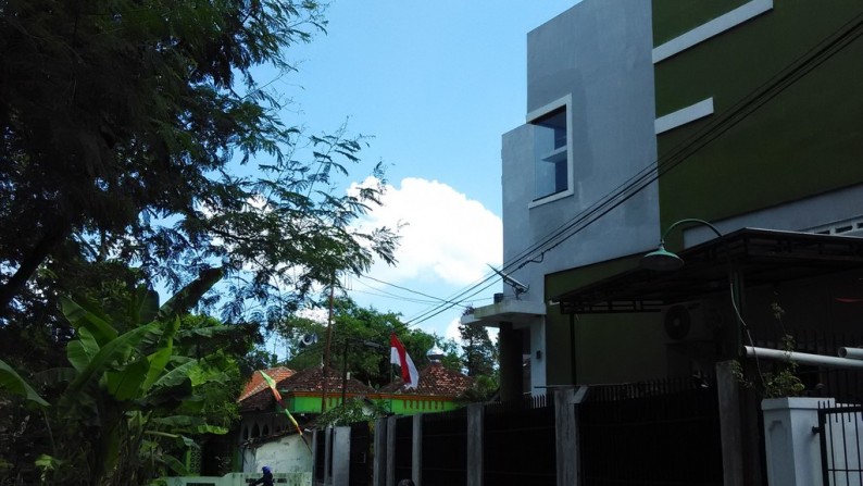 RUMAH KOST + INDUK DI JL. GARUDA, BANGUNTAPAN, BANTUL.