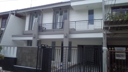 Dijual Rumah di Jl. Janur Elok - Kelapa Gading, Jakarta Utara