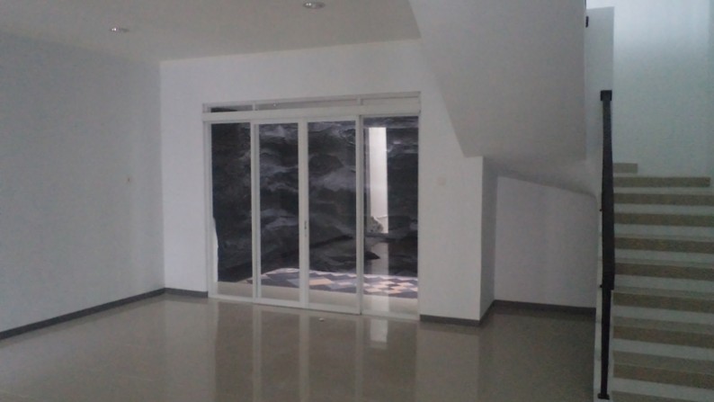 Dijual Rumah di Jl. Janur Elok - Kelapa Gading, Jakarta Utara