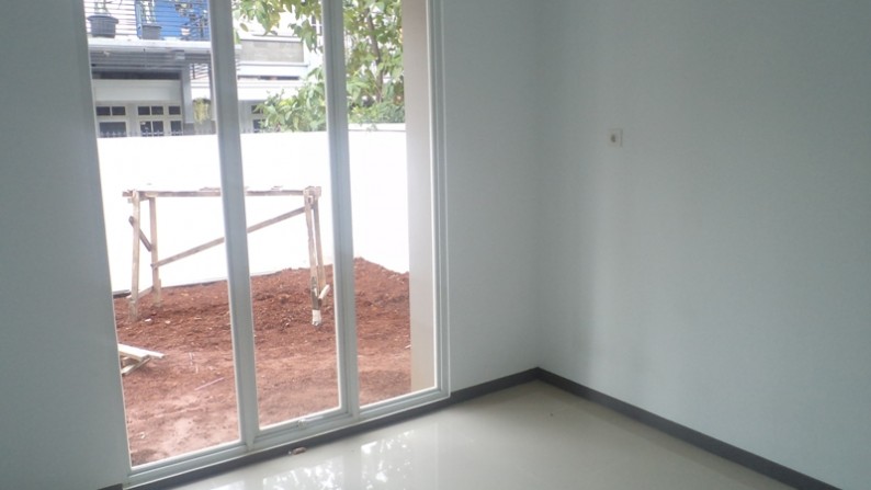 Dijual Rumah di Jl. Janur Elok - Kelapa Gading, Jakarta Utara