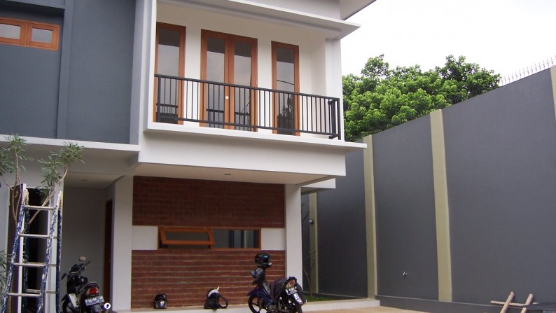 Rumah Cluster di Cirendeu 100% Baru