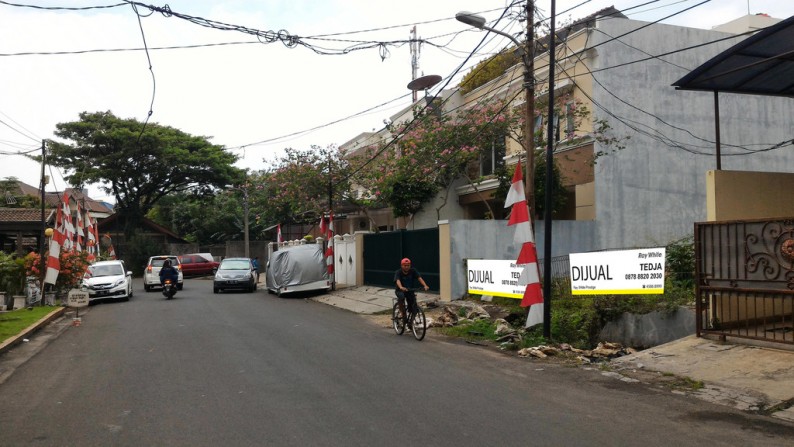 Lokasi cocok untuk usaha dan kantor , tempat tinggal maupun untuk kos