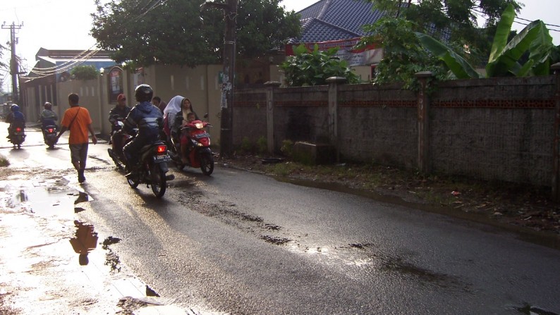 Tanah kosong bentuk kotak di Sawangan