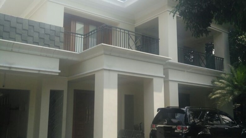 Rumah Minimalis,Asri di Pondok Indah Jakarta Selatan