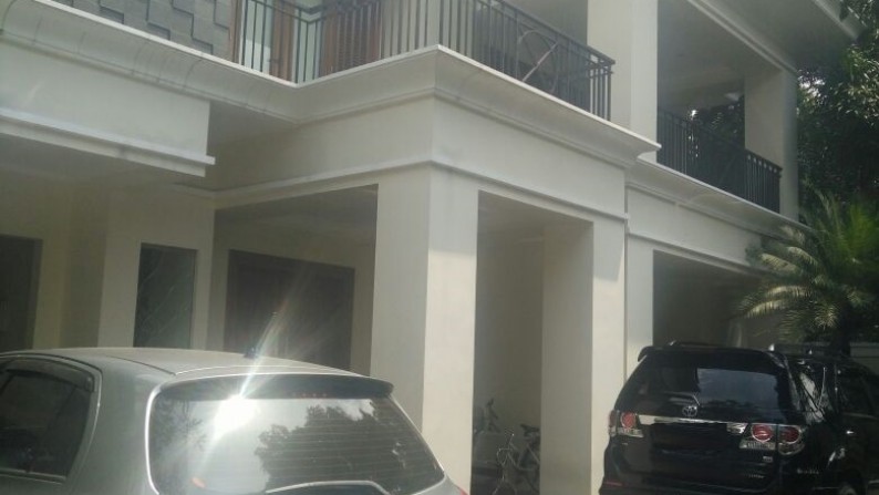 Rumah Minimalis,Asri di Pondok Indah Jakarta Selatan