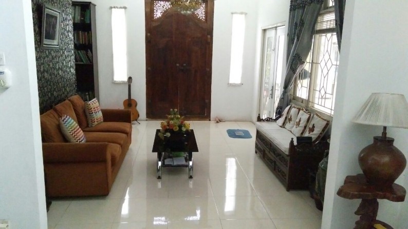 DIJUAL RUMAH MEWAH DAN STRATEGIS DI KAWASAN BINTARO