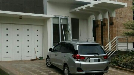 DIJUAL RUMAH CANTIK DAN NYAMAN DI KAWASAN STRATEGIS BSD