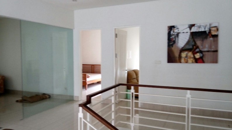 DIJUAL RUMAH CANTIK DAN NYAMAN DI KAWASAN STRATEGIS BSD