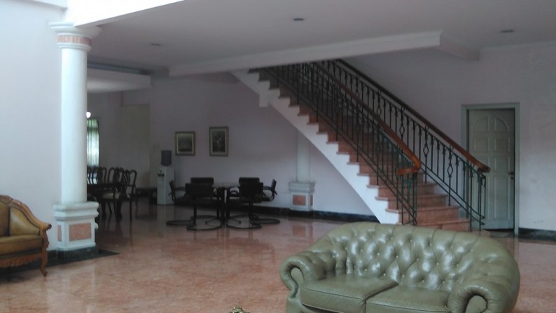 Rumah Villa Lokasi Sangat Private & Secure