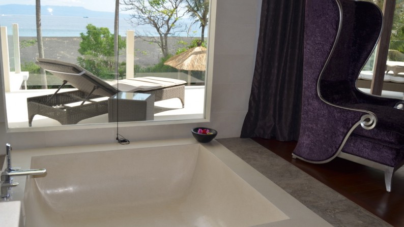 Freehold Beachfront Private Villa at Padang Bai