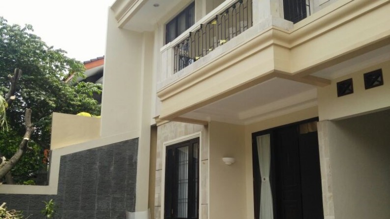 Rumah cantik siap huni, dlm cluster exclusive di sektor 7