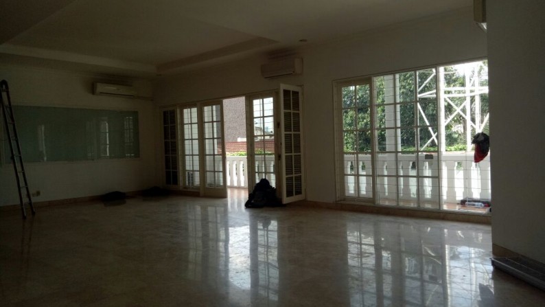 DISEWA Rumah Mewah di Jalan Raya Hangtuah (For Rent)