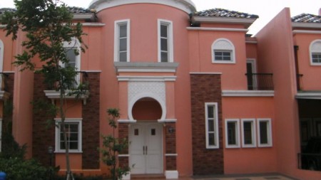 DIJUAL MURAH RUMAH CANTIK DAN NYAMAN DENGAN HARGA BU ,DI PARAMOUNT GADING SERPONG