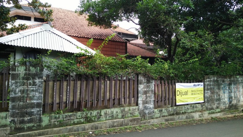 Jual Cepat - Rumah Tua Nyaman Lokasi Tenang @ Jalan Beo Bintaro