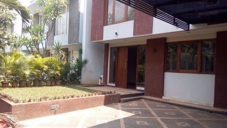 Rumah disewakan di Limo Depok