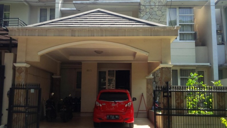 Dijual rumah bagus, sertifikat sudah Hak Milik, bisa KPR, Villa Melati Mas, Serpong Tangerang.