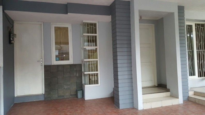 Dijual rumah rapih terawat, sangat strategis, SHM, bisa KPR, Serpong Park , Serpong Tangerang Selatan.