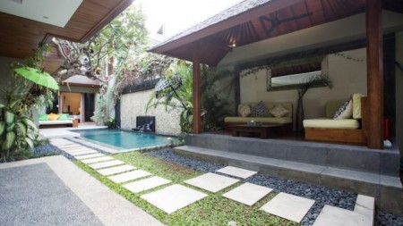 Freehold Charming Villa at Petitenget