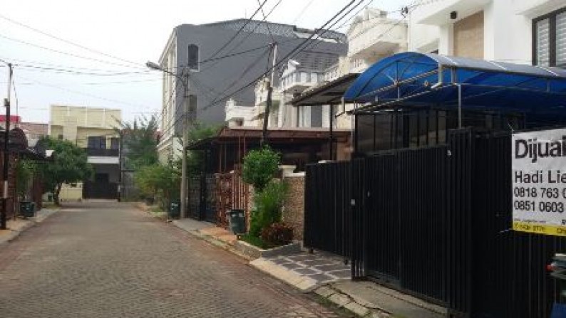 Rumah 2,5 lantai dalam cluster harga Bagus