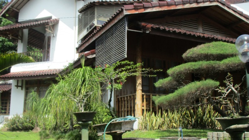 RUMAH ASRI PLUS FURNITURE DI JL. KALIURANG KM13.5, NGAGLIK, SLEMAN