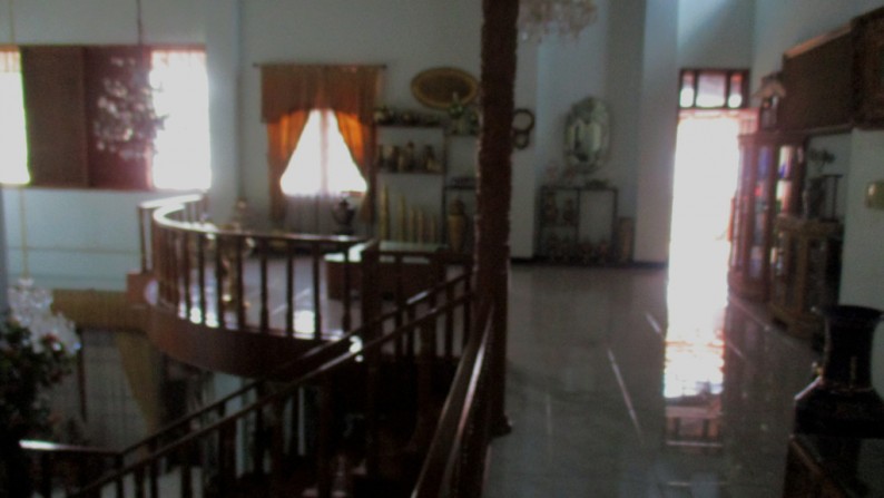 RUMAH ASRI PLUS FURNITURE DI JL. KALIURANG KM13.5, NGAGLIK, SLEMAN