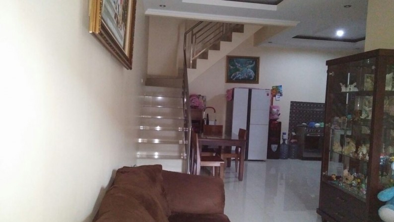 Rumah cantik siap huni di Gading Serpong