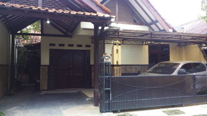 Rumah Bagus Di Komplek PJMI