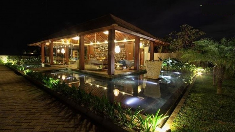 Two Units Beach Front Villa At Gianyar Villa Complex