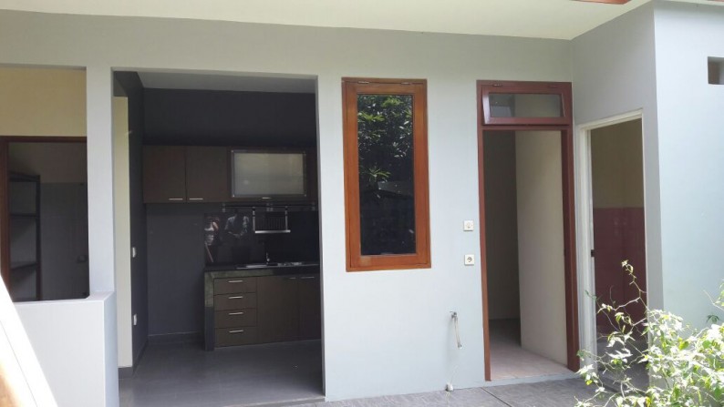 Rumah cantik siap huni di the green