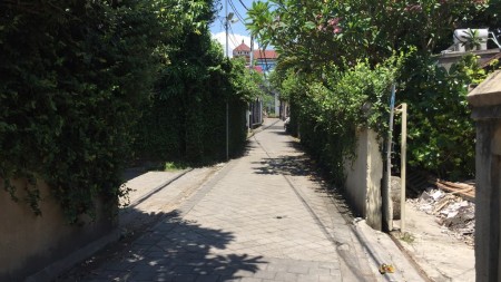 land for sale in seminyak with one unit villa as a bonus