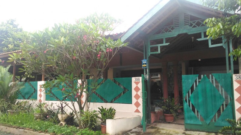 Rumah Hook dijual dalam kompek di Cinere