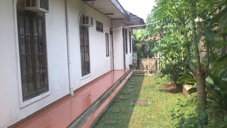 Rumah pinggir jalan,siap huni di Rempoa Tangerang Selatan