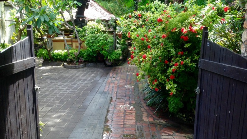 Tanah Langka hanya 300m dari Pantai Kuta