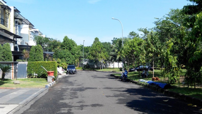 Rumah Mewah Sangat Bagus di East Esplanade