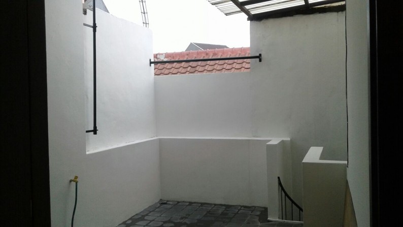 Rumah Bagus,siap huni,Nyaman & Aman di Cirendeu