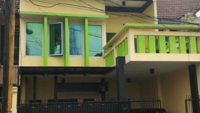 Rumah 3 lantai di Taman Palem Lestari