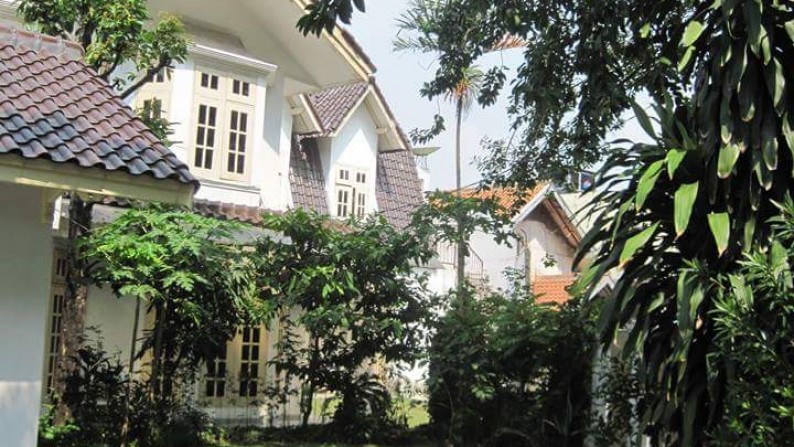 Rumah 7BR Bonang Menteng Area Strategis Harga Bagus