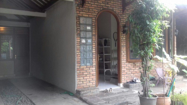 Rumah siap huni di Sektor 2 Bintaro Jaya