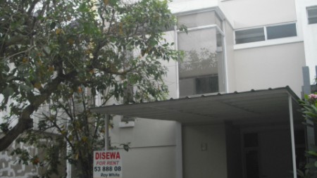 Rumah Siap Huni di The Icon Lokasi Strategis