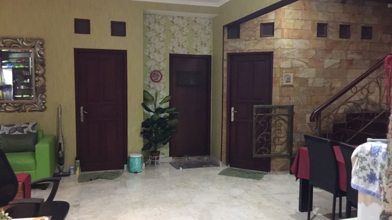 Rumah full furnish,bagus di Bintaro Jaya Sektor 5