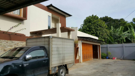 Dijual Rumah Beserta Bangunan Pabrik di Jl. Ciater Raya (Bersebelahan Bengkel Ferrari) - Tangerang