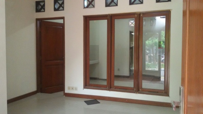 Rumah Terawat  Siap Huni dijual di Limo Cinere