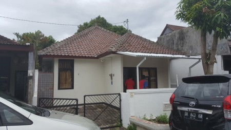 Rumah disewakan di taman griya jimbaran