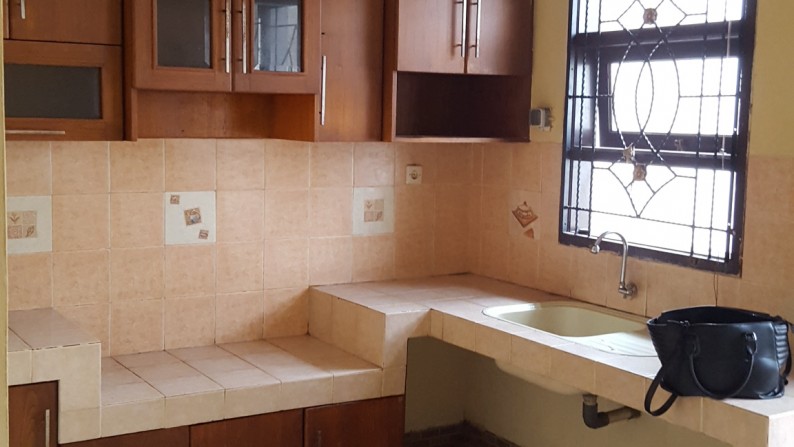 Dijual / Disewakan Rumah di Taman Mediteranian - Palem Semi, Karawaci