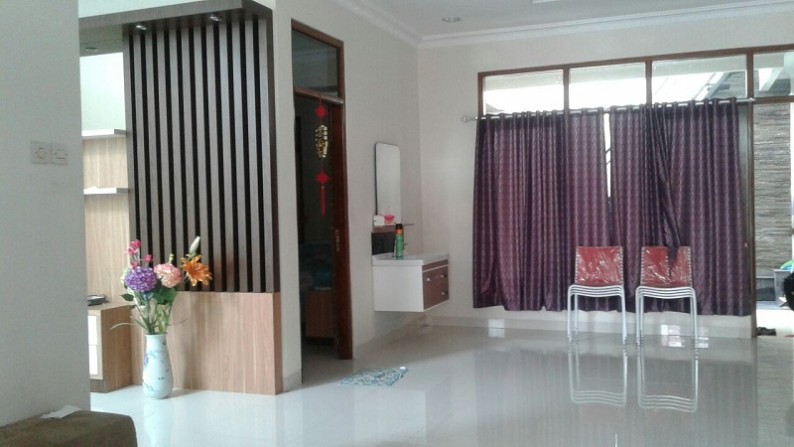 HUNIAN MEWAH DENGAN FURNITURE PERUM NANDAN GRIYA IDAMAN, NGAGLIK, SLEMAN.