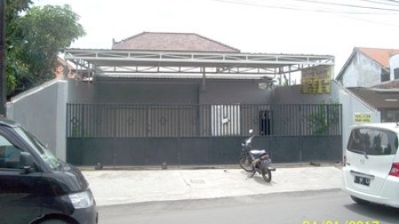 Ruko di Abdul Karim, Minimalis, Lokasi Strategis, Baru Renov, Dekat Yakaya, Dekat MERR, Cocok untuk Usaha / Kantor / Resto, Siap Pakai (sewa min 2 th)